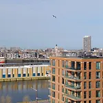 Central Park Tower Sea View Residence With Pool And Gym