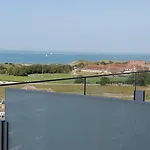 Central Park Tower Sea View Residence With Pool And Gym